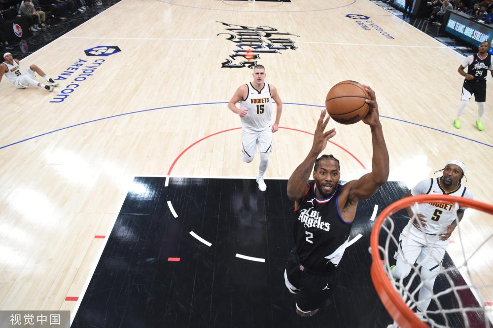 向观众呈现 向观众呈现